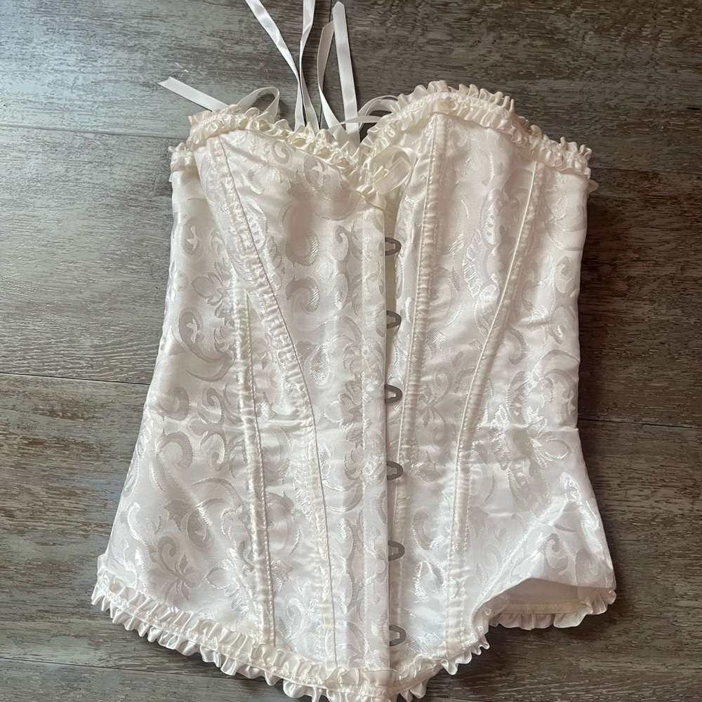 SHEIN White Corset Top - Picture 2 of 5